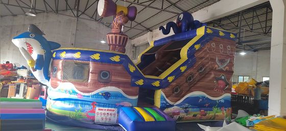 Slide Air Air Air Komersial untuk Tema Kapal Bajak Laut