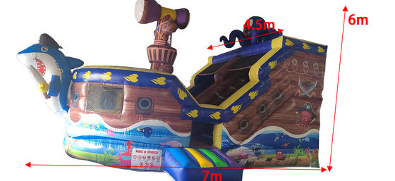 Slide Air Air Air Komersial untuk Tema Kapal Bajak Laut