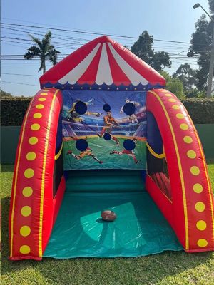 Karnaval Sepak Bola Game Inflatable 2x2x2.5m Untuk Taman bermain