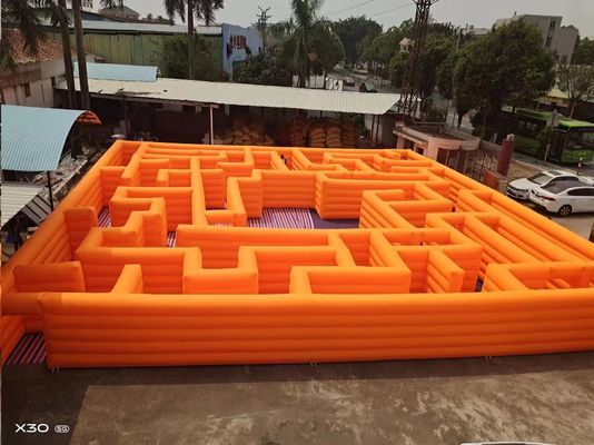 Orange 100SQM Taman Luar Ruangan Taman bermain Labirin Inflatable Untuk Dijual Sewa