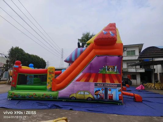 Fun Park Dry Inflatable Bouncy Slides Dengan Tema Toko Permen
