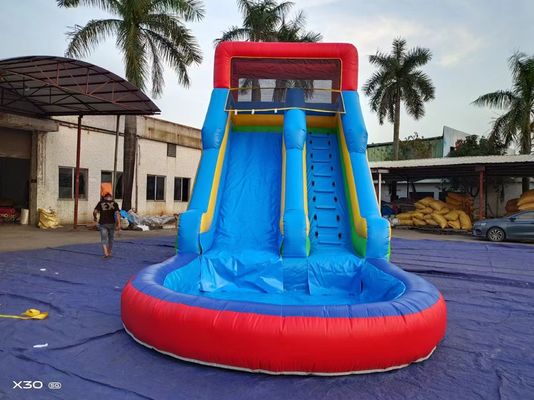 Slide Air Panas Musim Panas Biru Oranye dengan Kolam Renang