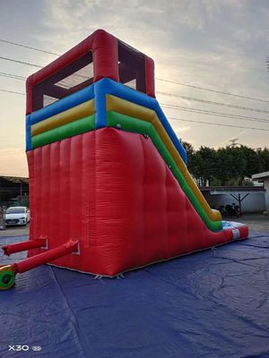 Slide Air Panas Musim Panas Biru Oranye dengan Kolam Renang