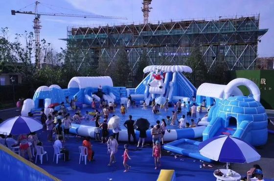 Snow World Outdoor Inflatable Waterpark Disesuaikan Dengan Kolam Ronde Besar