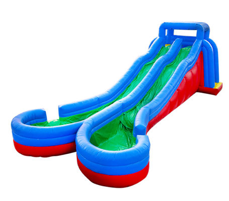 Slide air dua jalur udara komersial dengan kolam renang