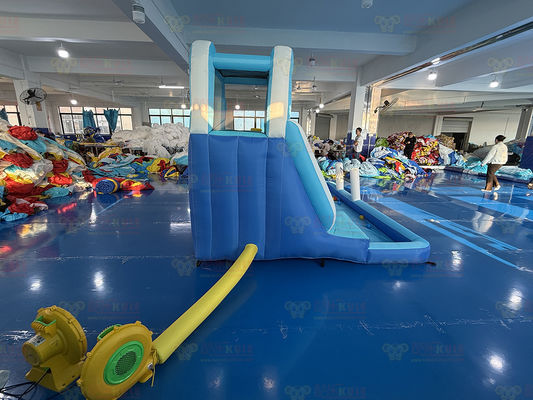 Polyester Oxford Air Slide Biru Inflatable Dengan Bola Samudra Untuk Anak-anak Taman Hiburan